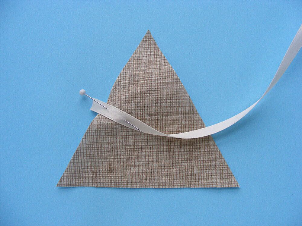 Paper Ribbon Triangle Pattern Triangle Toys - a free pattern - Shiny Happy World